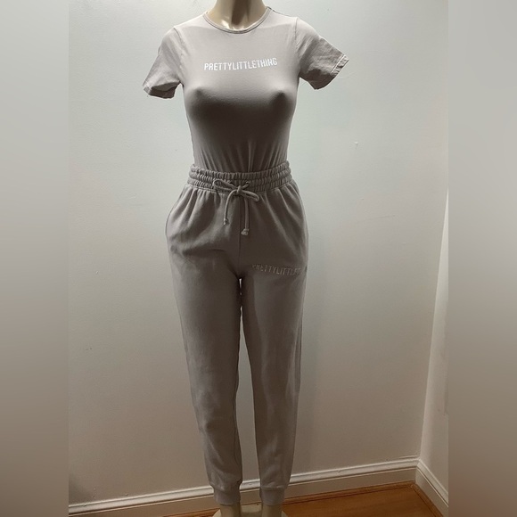 PrettyLittleThing Light Gray Women's Joggers & Bodysuit Preloved - Picture 1 of 1